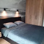 Lichtrijk En Comfortabel Hoekappartement Met Gratis Parking En Zeer Gelegen - Comme Chez Soi *