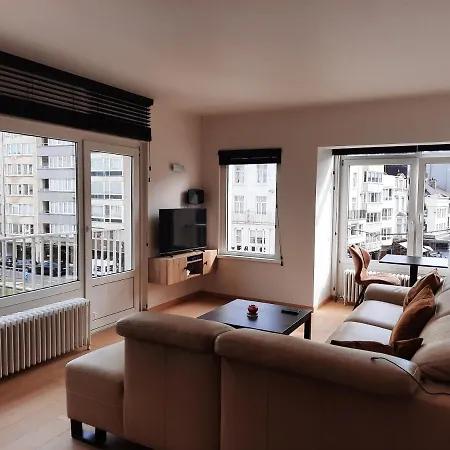 Lichtrijk En Comfortabel Hoekappartement Met Gratis Parking En Zeer Gelegen - Comme Chez Soi 아파트 *