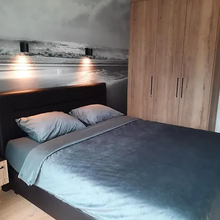 Lichtrijk En Comfortabel Hoekappartement Met Gratis Parking En Zeer Gelegen - Comme Chez Soi *