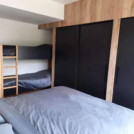 Lichtrijk En Comfortabel Hoekappartement Met Gratis Parking En Zeer Gelegen - Comme Chez Soi Appartement *