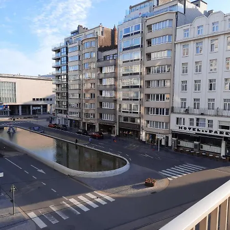 Lichtrijk En Comfortabel Hoekappartement Met Gratis Parking En Zeer Gelegen - Comme Chez Soi