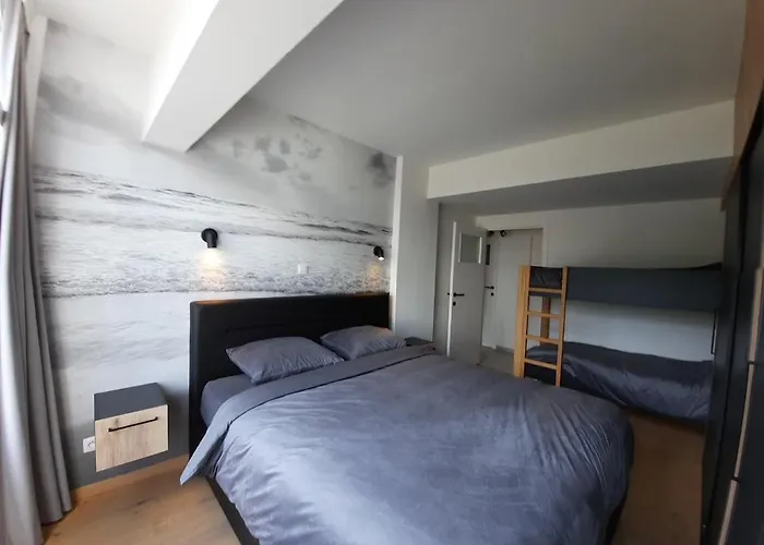 Lichtrijk En Comfortabel Hoekappartement Met Gratis Parking En Zeer Gelegen - Comme Chez Soi Ostende