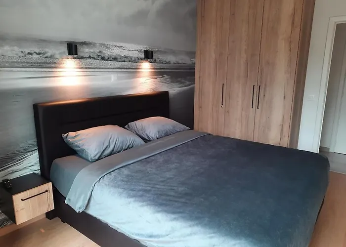 Lichtrijk En Comfortabel Hoekappartement Met Gratis Parking En Zeer Gelegen - Comme Chez Soi *