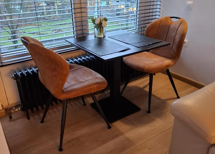 Lichtrijk En Comfortabel Hoekappartement Met Gratis Parking En Zeer Gelegen - Comme Chez Soi Appartement *